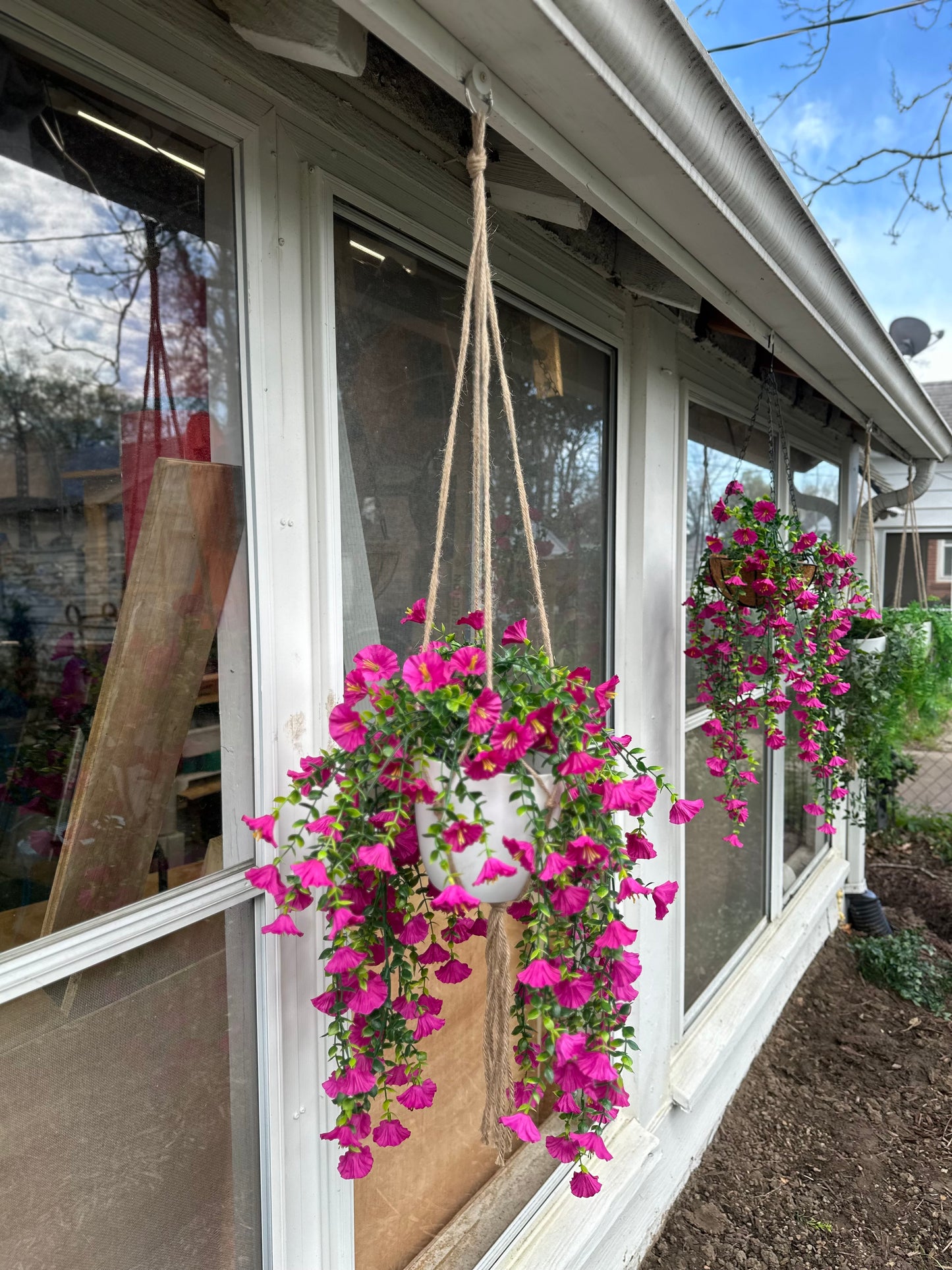 Gloria - Hanging Basket Indoor/Outdoor Fake Flower Arrangement